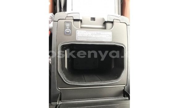 Nunua Imported Toyota Land Cruiser Nyeusi Gari ndani ya Import - Dubai nchini Kati Kenya Nunua Imported Toyota Land Cruiser Nyeusi Gari ndani ya Import - Dubai nchini Kati Kenya