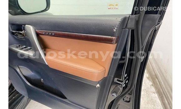 Nunua Imported Toyota Land Cruiser Nyeusi Gari ndani ya Import - Dubai nchini Kati Kenya Nunua Imported Toyota Land Cruiser Nyeusi Gari ndani ya Import - Dubai nchini Kati Kenya