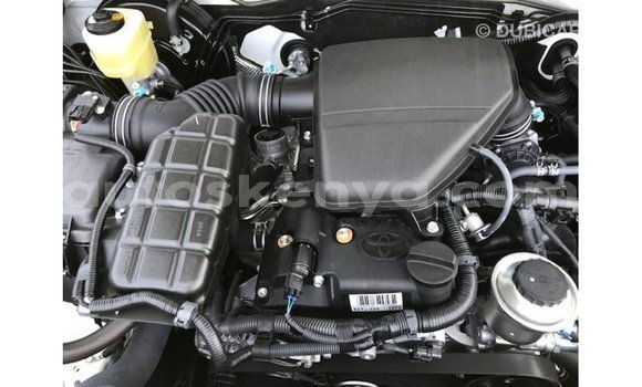 Nunua Imported Toyota Prado Nyeupe Gari ndani ya Import - Dubai nchini Kati Kenya Nunua Imported Toyota Prado Nyeupe Gari ndani ya Import - Dubai nchini Kati Kenya