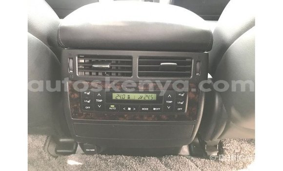 Imported Toyota Land Cruiser White Makiinaa iti Import - Dubai keessatti Central Kenya keessatti Imported Toyota Land Cruiser White Makiinaa iti Import - Dubai keessatti Central Kenya keessatti