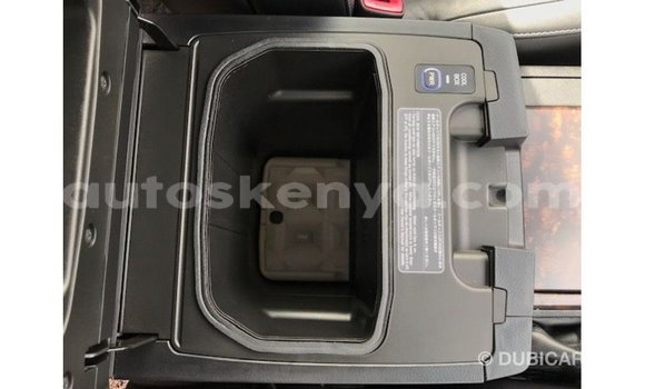 Imported Toyota Land Cruiser White Makiinaa iti Import - Dubai keessatti Central Kenya keessatti Imported Toyota Land Cruiser White Makiinaa iti Import - Dubai keessatti Central Kenya keessatti