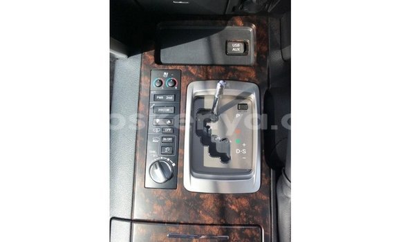 Imported Toyota Land Cruiser White Makiinaa iti Import - Dubai keessatti Central Kenya keessatti Imported Toyota Land Cruiser White Makiinaa iti Import - Dubai keessatti Central Kenya keessatti