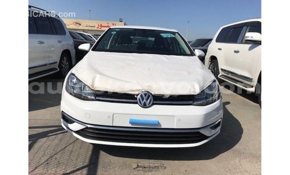 Imported Volkswagen Golf White Makiinaa iti Import - Dubai keessatti Central Kenya keessatti Imported Volkswagen Golf White Makiinaa iti Import - Dubai keessatti Central Kenya keessatti