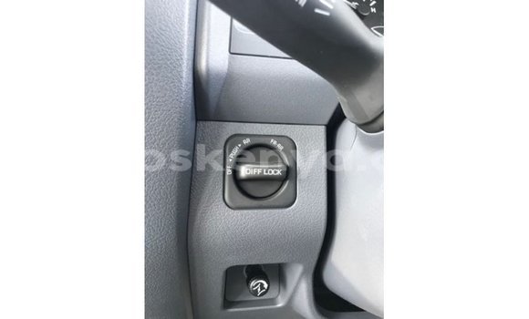Nunua Imported Toyota Land Cruiser Nyeupe Gari ndani ya Import - Dubai nchini Kati Kenya Nunua Imported Toyota Land Cruiser Nyeupe Gari ndani ya Import - Dubai nchini Kati Kenya