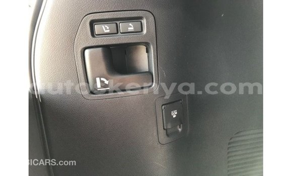 Imported Toyota Land Cruiser White Makiinaa iti Import - Dubai keessatti Central Kenya keessatti Imported Toyota Land Cruiser White Makiinaa iti Import - Dubai keessatti Central Kenya keessatti