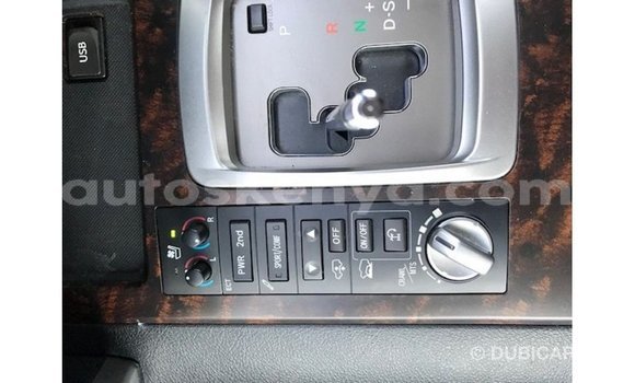 Imported Toyota Land Cruiser White Makiinaa iti Import - Dubai keessatti Central Kenya keessatti Imported Toyota Land Cruiser White Makiinaa iti Import - Dubai keessatti Central Kenya keessatti