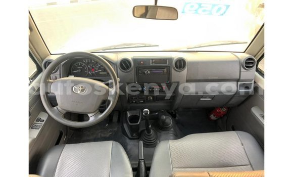 Nunua Imported Toyota Land Cruiser Nyeupe Gari ndani ya Import - Dubai nchini Kati Kenya Nunua Imported Toyota Land Cruiser Nyeupe Gari ndani ya Import - Dubai nchini Kati Kenya