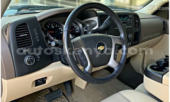 Imported Chevrolet Silverado Red Makiinaa iti Import - Dubai keessatti Central Kenya keessatti Imported Chevrolet Silverado Red Makiinaa iti Import - Dubai keessatti Central Kenya keessatti