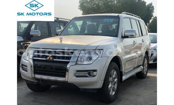 Imported Mitsubishi Pajero White Makiinaa iti Import - Dubai keessatti Central Kenya keessatti Imported Mitsubishi Pajero White Makiinaa iti Import - Dubai keessatti Central Kenya keessatti