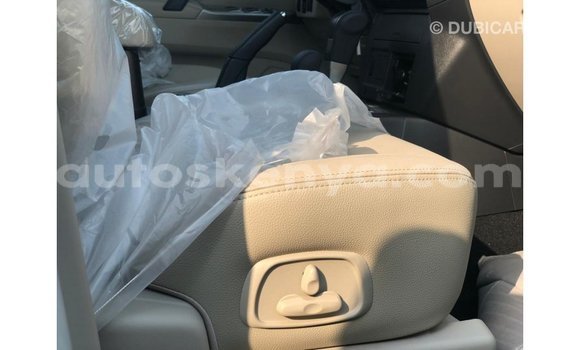 Imported Mitsubishi Pajero White Makiinaa iti Import - Dubai keessatti Central Kenya keessatti Imported Mitsubishi Pajero White Makiinaa iti Import - Dubai keessatti Central Kenya keessatti