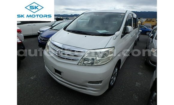 Imported Toyota Alphard White Makiinaa iti Import - Dubai keessatti Central Kenya keessatti