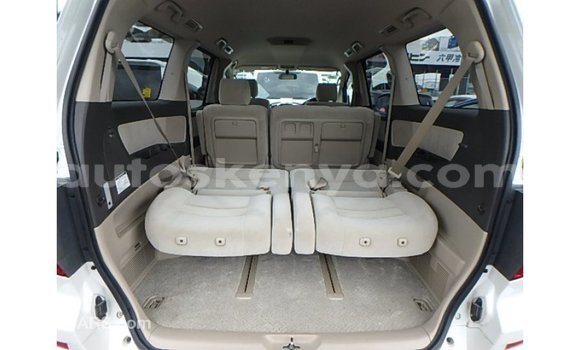 Imported Toyota Alphard White Makiinaa iti Import - Dubai keessatti Central Kenya keessatti Imported Toyota Alphard White Makiinaa iti Import - Dubai keessatti Central Kenya keessatti