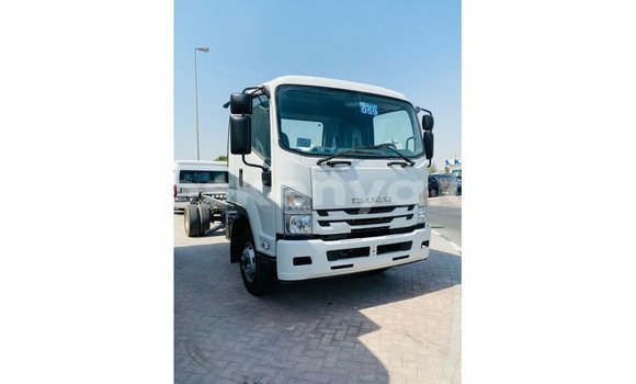 Imported Isuzu Bighorn White Netiree iti Import - Dubai keessatti Central Kenya keessatti Imported Isuzu Bighorn White Netiree iti Import - Dubai keessatti Central Kenya keessatti