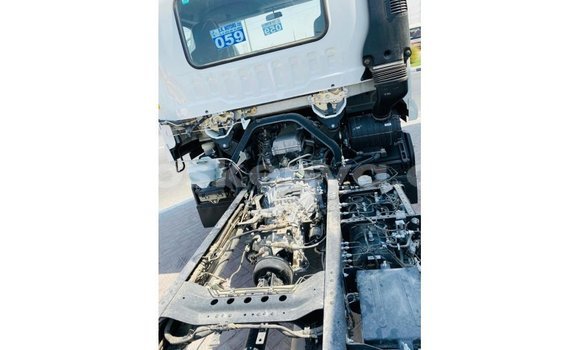 Imported Isuzu Bighorn White Netiree iti Import - Dubai keessatti Central Kenya keessatti Imported Isuzu Bighorn White Netiree iti Import - Dubai keessatti Central Kenya keessatti