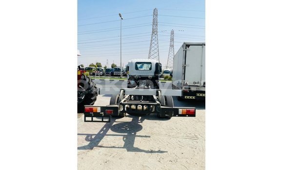 Imported Isuzu Bighorn White Netiree iti Import - Dubai keessatti Central Kenya keessatti Imported Isuzu Bighorn White Netiree iti Import - Dubai keessatti Central Kenya keessatti