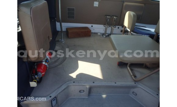 Nunua Imported Toyota Regius Nyeupe Gari ndani ya Import - Dubai nchini Kati Kenya Nunua Imported Toyota Regius Nyeupe Gari ndani ya Import - Dubai nchini Kati Kenya