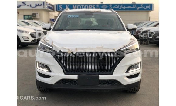 Imported Hyundai Tucson White Makiinaa iti Import - Dubai keessatti Central Kenya keessatti Imported Hyundai Tucson White Makiinaa iti Import - Dubai keessatti Central Kenya keessatti