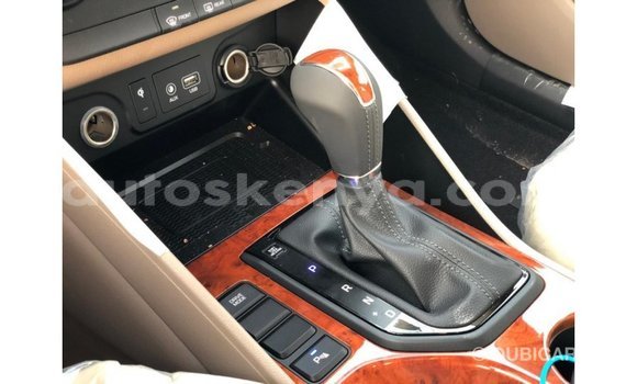 Imported Hyundai Tucson White Makiinaa iti Import - Dubai keessatti Central Kenya keessatti Imported Hyundai Tucson White Makiinaa iti Import - Dubai keessatti Central Kenya keessatti