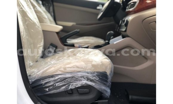 Imported Hyundai Tucson White Makiinaa iti Import - Dubai keessatti Central Kenya keessatti Imported Hyundai Tucson White Makiinaa iti Import - Dubai keessatti Central Kenya keessatti