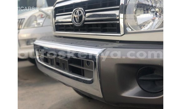 Buy Import Toyota Land Cruiser White Car in Import - Dubai in Central Kenya Buy Import Toyota Land Cruiser White Car in Import - Dubai in Central Kenya