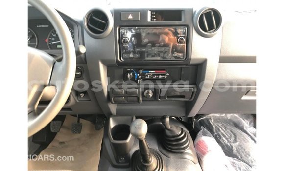 Nunua Imported Toyota Land Cruiser Nyeupe Gari ndani ya Import - Dubai nchini Kati Kenya Nunua Imported Toyota Land Cruiser Nyeupe Gari ndani ya Import - Dubai nchini Kati Kenya