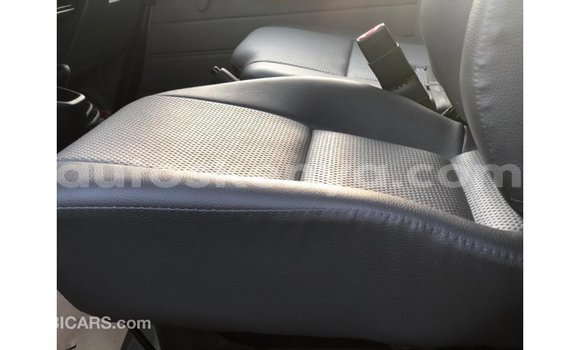 Nunua Imported Toyota Land Cruiser Nyeupe Gari ndani ya Import - Dubai nchini Kati Kenya Nunua Imported Toyota Land Cruiser Nyeupe Gari ndani ya Import - Dubai nchini Kati Kenya