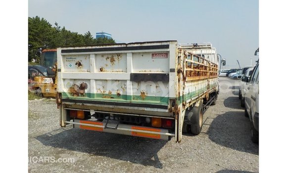 Buy Import Isuzu Bighorn White Truck in Import - Dubai in Central Kenya Buy Import Isuzu Bighorn White Truck in Import - Dubai in Central Kenya