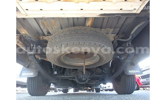 Imported Nissan Caravan White Makiinaa iti Import - Dubai keessatti Central Kenya keessatti Imported Nissan Caravan White Makiinaa iti Import - Dubai keessatti Central Kenya keessatti