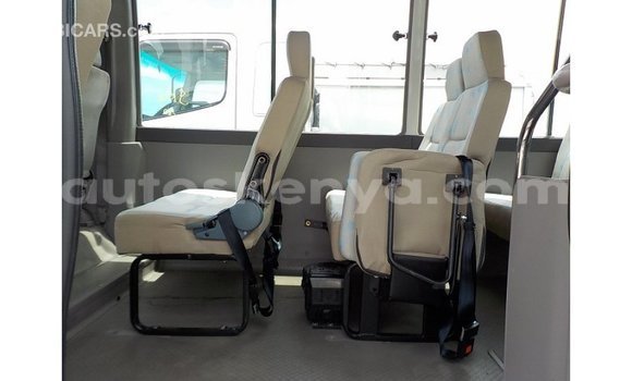Imported Toyota Coaster White Makiinaa iti Import - Dubai keessatti Central Kenya keessatti Imported Toyota Coaster White Makiinaa iti Import - Dubai keessatti Central Kenya keessatti