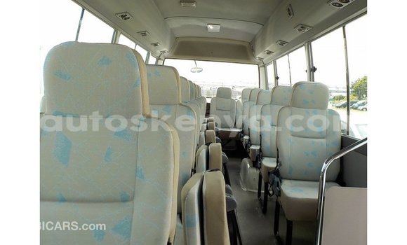Imported Toyota Coaster White Makiinaa iti Import - Dubai keessatti Central Kenya keessatti Imported Toyota Coaster White Makiinaa iti Import - Dubai keessatti Central Kenya keessatti