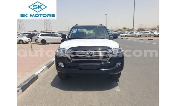 Nunua Imported Toyota Land Cruiser Nyeusi Gari ndani ya Import - Dubai nchini Kati Kenya Nunua Imported Toyota Land Cruiser Nyeusi Gari ndani ya Import - Dubai nchini Kati Kenya