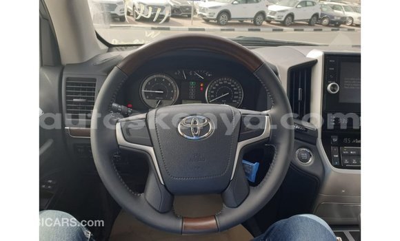 Nunua Imported Toyota Land Cruiser Nyeusi Gari ndani ya Import - Dubai nchini Kati Kenya Nunua Imported Toyota Land Cruiser Nyeusi Gari ndani ya Import - Dubai nchini Kati Kenya