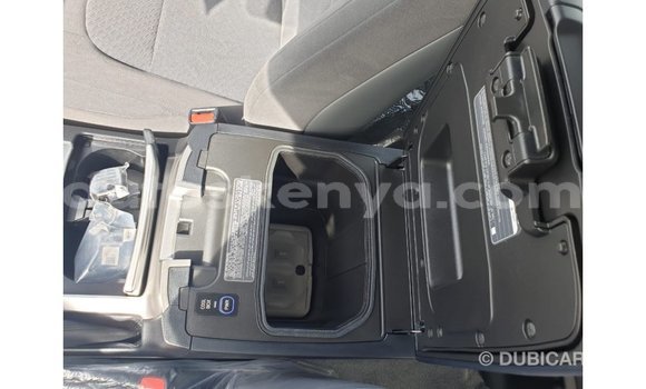 Nunua Imported Toyota Land Cruiser Nyeusi Gari ndani ya Import - Dubai nchini Kati Kenya Nunua Imported Toyota Land Cruiser Nyeusi Gari ndani ya Import - Dubai nchini Kati Kenya