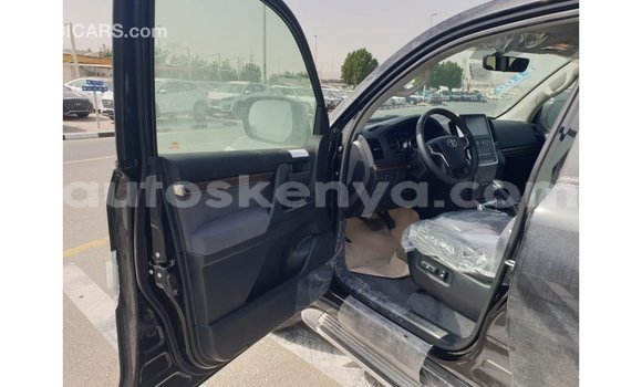 Nunua Imported Toyota Land Cruiser Nyeusi Gari ndani ya Import - Dubai nchini Kati Kenya Nunua Imported Toyota Land Cruiser Nyeusi Gari ndani ya Import - Dubai nchini Kati Kenya