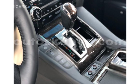 Imported Toyota Alphard White Makiinaa iti Import - Dubai keessatti Central Kenya keessatti Imported Toyota Alphard White Makiinaa iti Import - Dubai keessatti Central Kenya keessatti