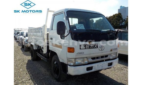 Imported Toyota Dyna White Netiree iti Import - Dubai keessatti Central Kenya keessatti