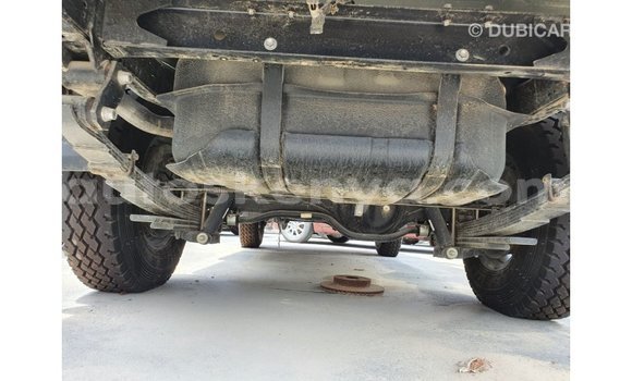 Nunua Imported Toyota Land Cruiser Nyeupe Gari ndani ya Import - Dubai nchini Kati Kenya Nunua Imported Toyota Land Cruiser Nyeupe Gari ndani ya Import - Dubai nchini Kati Kenya