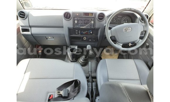 Nunua Imported Toyota Land Cruiser Nyeupe Gari ndani ya Import - Dubai nchini Kati Kenya Nunua Imported Toyota Land Cruiser Nyeupe Gari ndani ya Import - Dubai nchini Kati Kenya