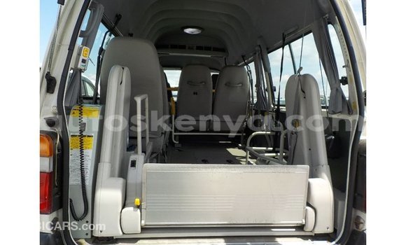 Imported Toyota Hiace White Makiinaa iti Import - Dubai keessatti Central Kenya keessatti Imported Toyota Hiace White Makiinaa iti Import - Dubai keessatti Central Kenya keessatti