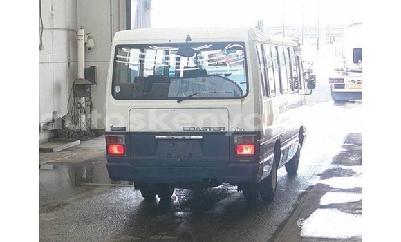 Nunua Imported Toyota Coaster Nyeupe Gari ndani ya Import - Dubai nchini Kati Kenya Nunua Imported Toyota Coaster Nyeupe Gari ndani ya Import - Dubai nchini Kati Kenya