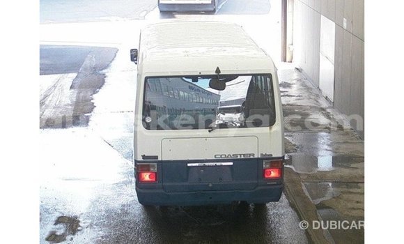 Nunua Imported Toyota Coaster Nyeupe Gari ndani ya Import - Dubai nchini Kati Kenya Nunua Imported Toyota Coaster Nyeupe Gari ndani ya Import - Dubai nchini Kati Kenya