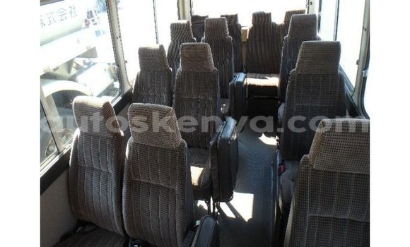 Nunua Imported Toyota Coaster Nyeupe Gari ndani ya Import - Dubai nchini Kati Kenya Nunua Imported Toyota Coaster Nyeupe Gari ndani ya Import - Dubai nchini Kati Kenya