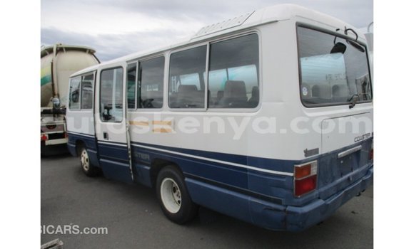 Nunua Imported Toyota Coaster Nyeupe Gari ndani ya Import - Dubai nchini Kati Kenya Nunua Imported Toyota Coaster Nyeupe Gari ndani ya Import - Dubai nchini Kati Kenya