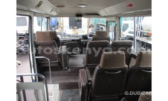 Nunua Imported Toyota Coaster Nyeupe Gari ndani ya Import - Dubai nchini Kati Kenya Nunua Imported Toyota Coaster Nyeupe Gari ndani ya Import - Dubai nchini Kati Kenya