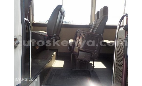 Nunua Imported Toyota Coaster Nyeupe Gari ndani ya Import - Dubai nchini Kati Kenya Nunua Imported Toyota Coaster Nyeupe Gari ndani ya Import - Dubai nchini Kati Kenya
