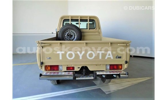 Imported Toyota Land Cruiser Beige Makiinaa iti Import - Dubai keessatti Central Kenya keessatti Imported Toyota Land Cruiser Beige Makiinaa iti Import - Dubai keessatti Central Kenya keessatti