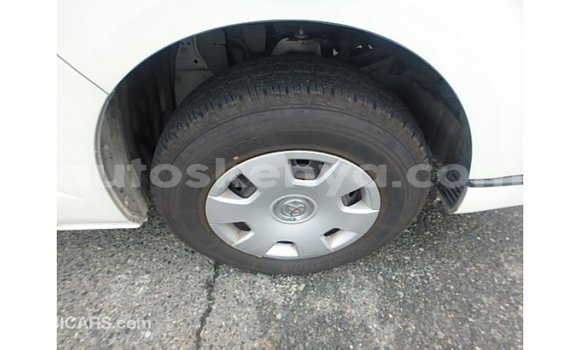 Imported Toyota Hiace White Makiinaa iti Import - Dubai keessatti Central Kenya keessatti Imported Toyota Hiace White Makiinaa iti Import - Dubai keessatti Central Kenya keessatti