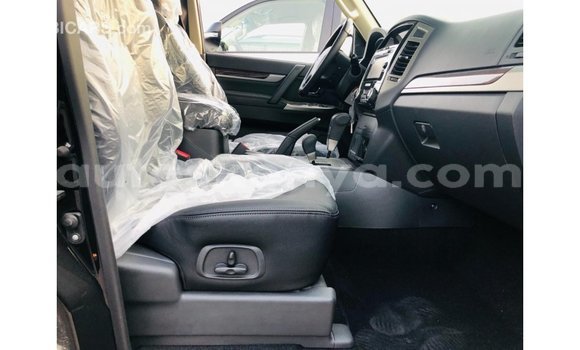 Buy Import Mitsubishi Pajero Black Car in Import - Dubai in Central Kenya Buy Import Mitsubishi Pajero Black Car in Import - Dubai in Central Kenya