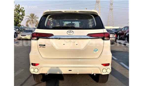 Buy Import Toyota Fortuner White Car in Import - Dubai in Central Kenya Buy Import Toyota Fortuner White Car in Import - Dubai in Central Kenya