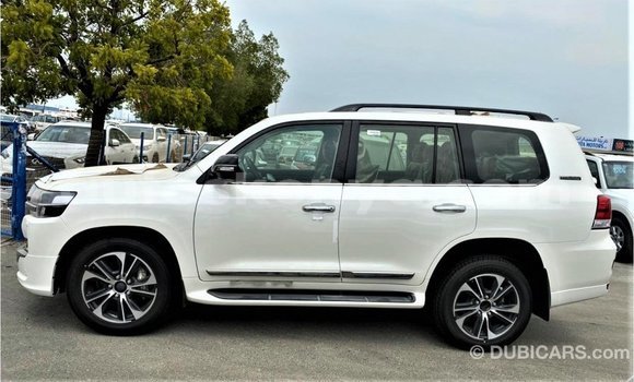 Buy Import Toyota Land Cruiser White Car in Import - Dubai in Central Kenya Buy Import Toyota Land Cruiser White Car in Import - Dubai in Central Kenya